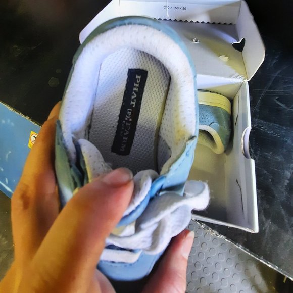 Baby Phat kids running shoe - Picture 2 of 6